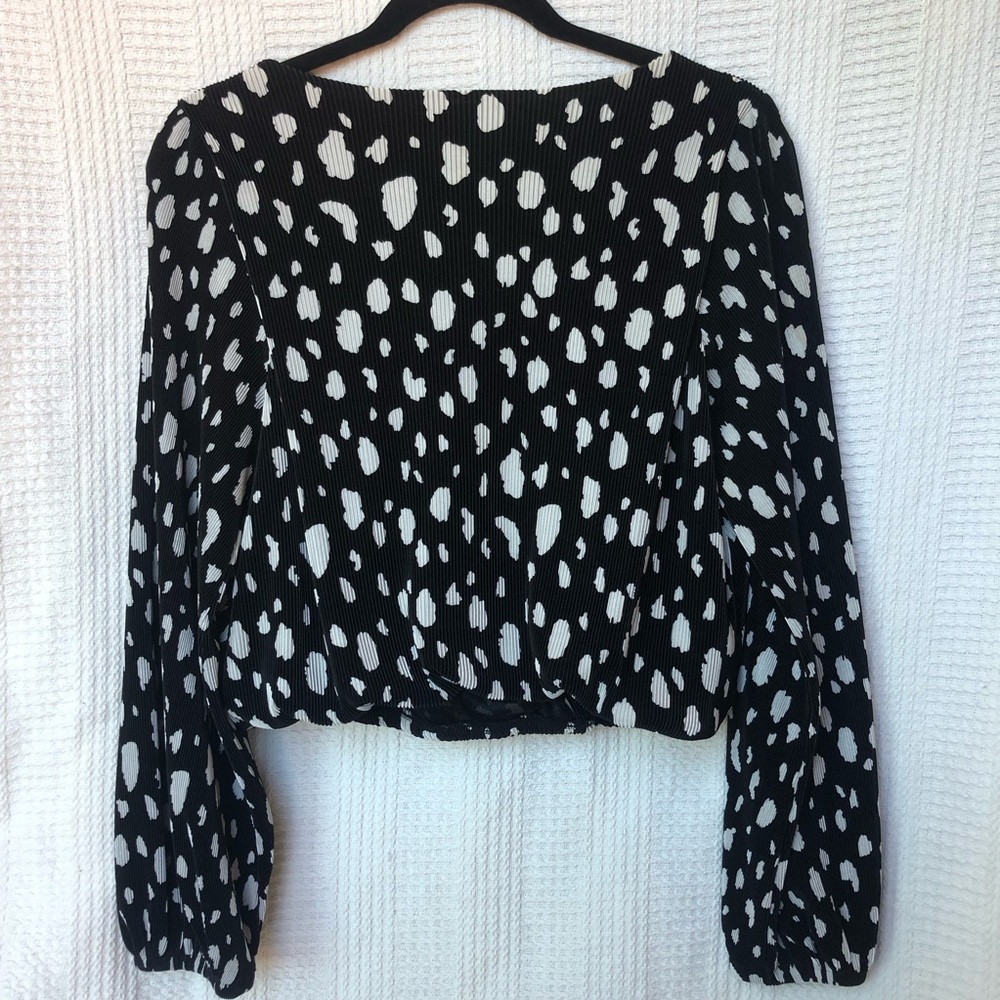 Black White Wrap-Front Elevated Casual Going Out Women’s Blouse Shirt Top Small - Picture 10 of 15